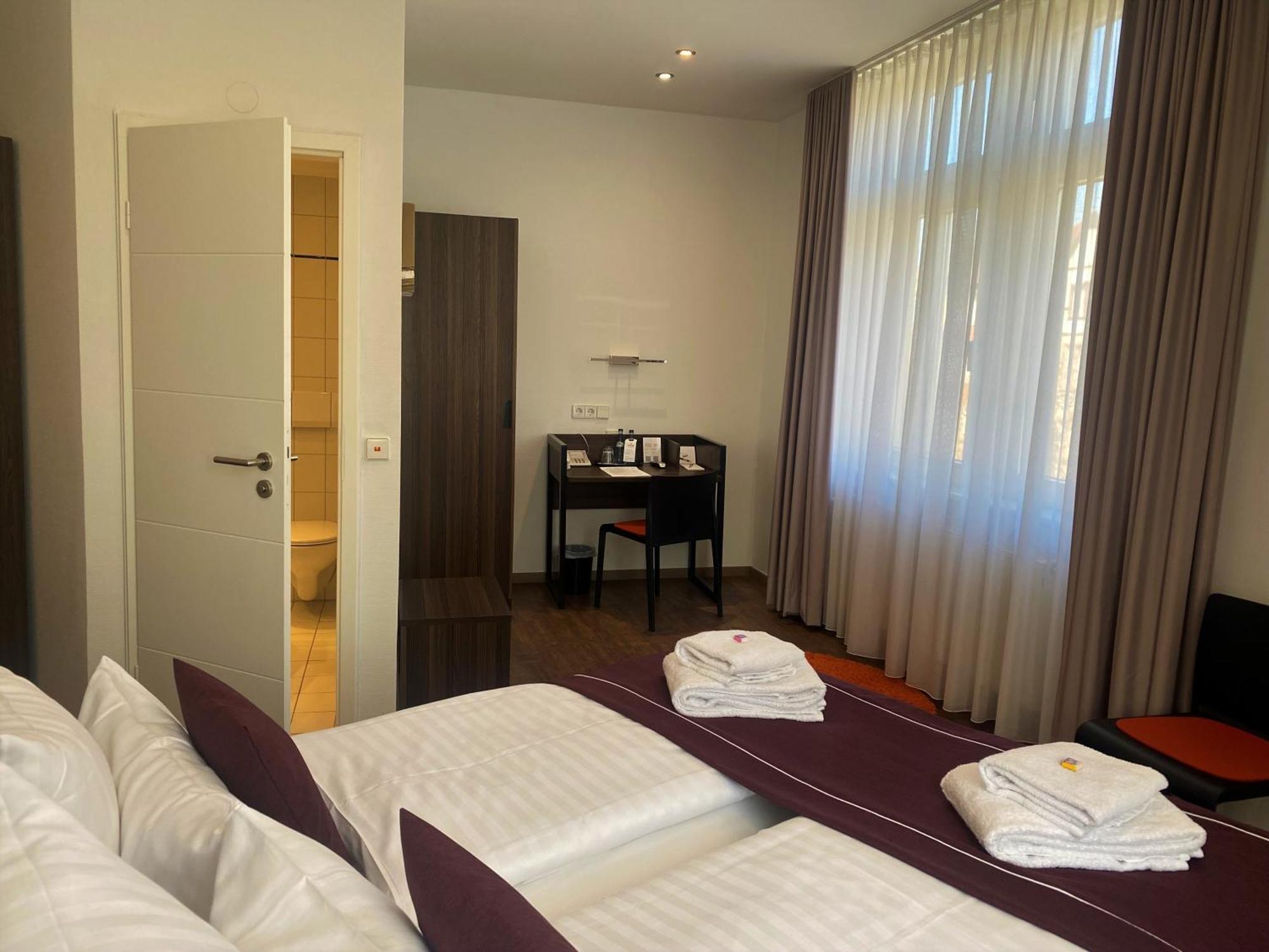 Sevendays Hotel Karlsruhe Exterior photo