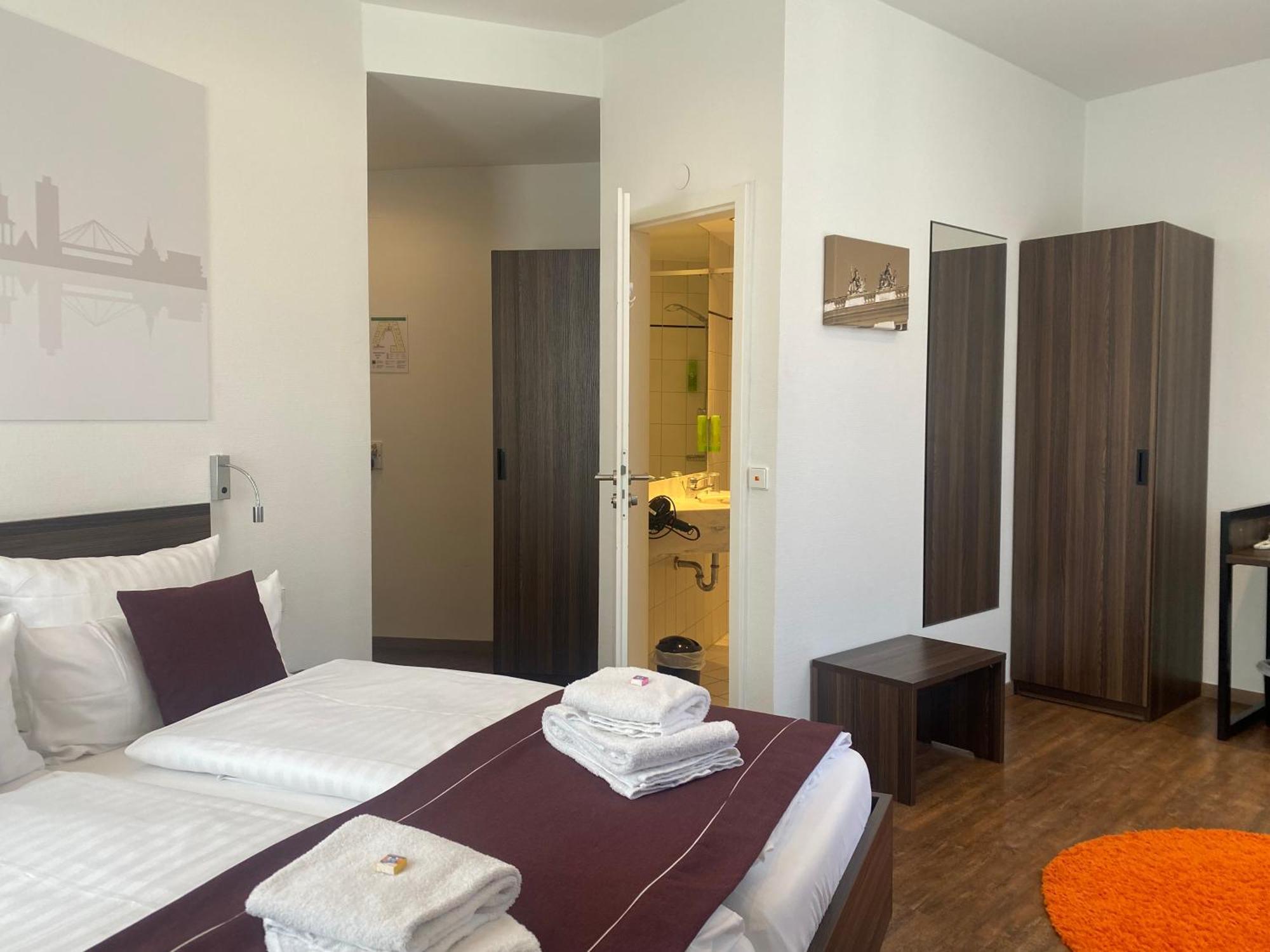 Sevendays Hotel Karlsruhe Exterior photo